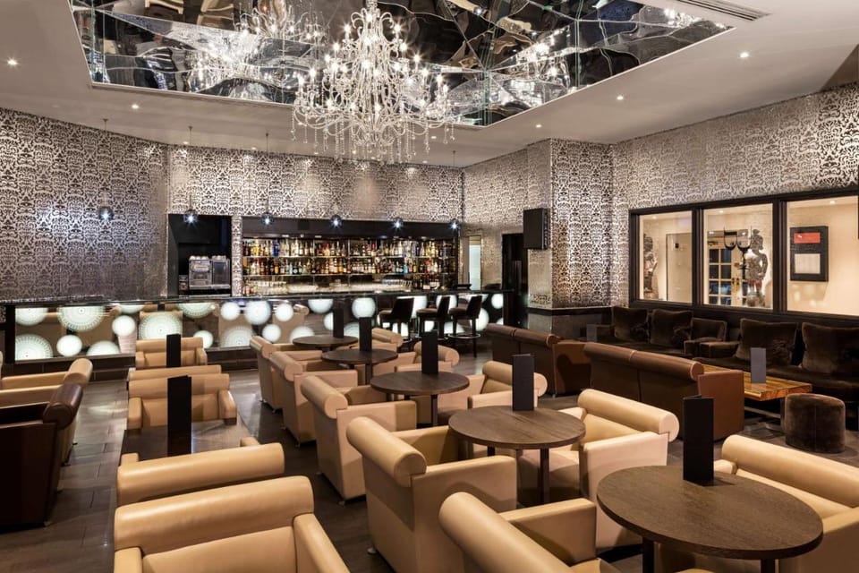 Radisson Blu Edwardian Heathrow, Heathrow Airport Hotel in London Borough of Hounslow