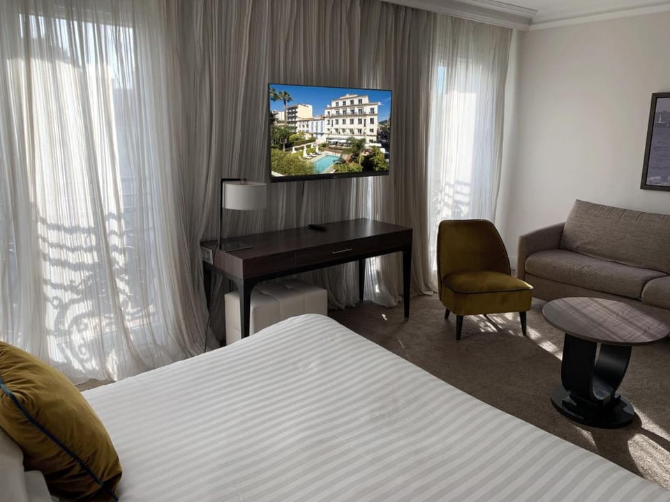 Hotel Le Canberra Hotel in Cannes