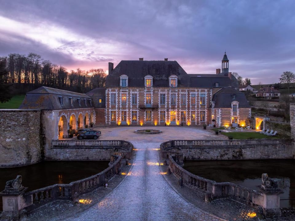 Le Chateau D'Etoges - Les Collectionneurs Hotel in Grand Est