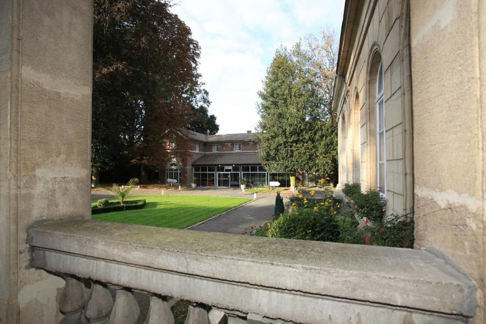 Château De La Motte Fenelon Hotel in Cambrai
