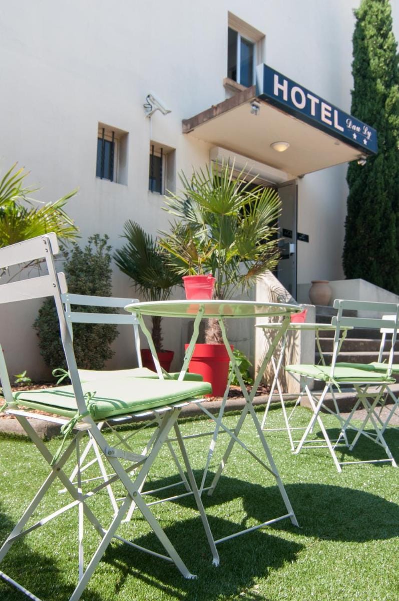 The Originals City, HÃ´tel Dau Ly, Lyon Est Hotel in Auvergne-Rhône-Alpes