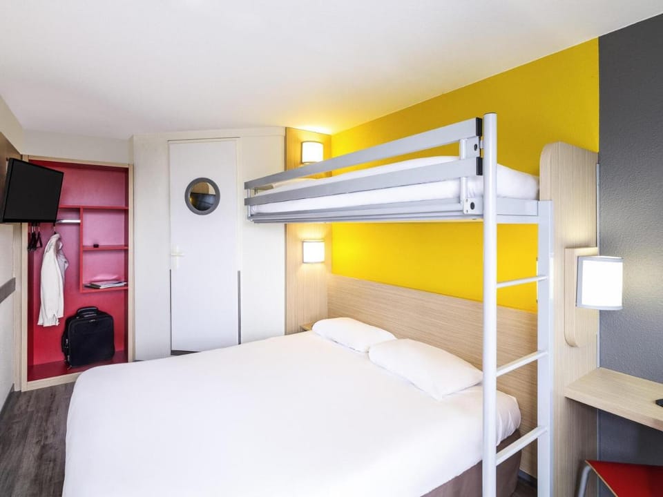 greet hotel restaurant Angouleme Ouest Hotel in Angoulême