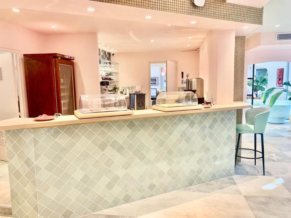 Kyriad Cannes - Mandelieu Hotel in Mandelieu-La Napoule