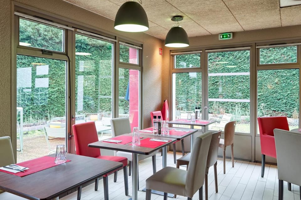 Campanile Villennes-Sur-Seine - Poissy Hotel in Poissy