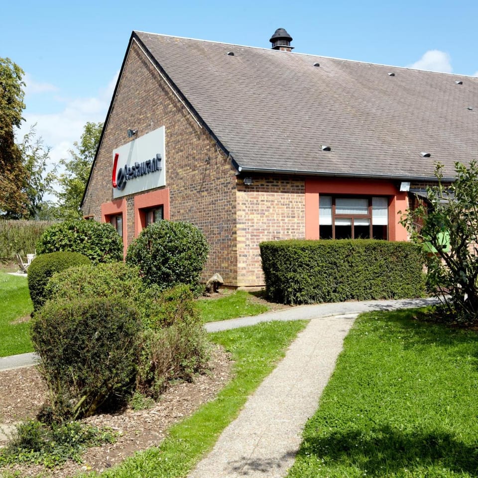 Campanile Rouen Nord - Mont-Saint-Aignan Hotel in Normandy