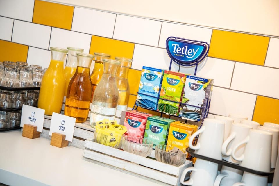 Knowsley Inn & Lounge formally Holiday Inn Express Hotel in Liverpool
