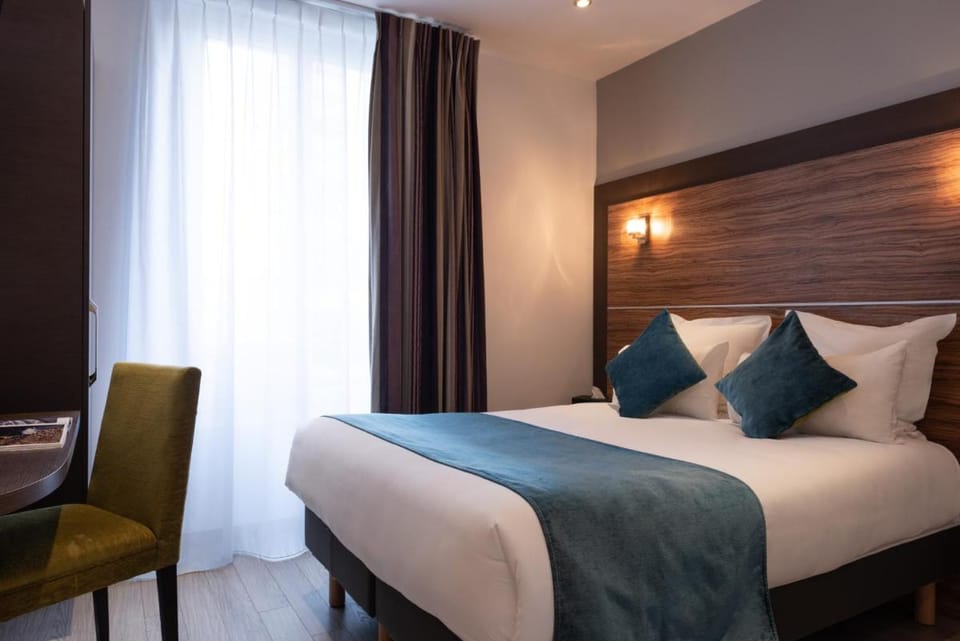 Hotel Apolonia Paris Montmartre; Sure Hotel Collection by Best Western Hotel in Paris