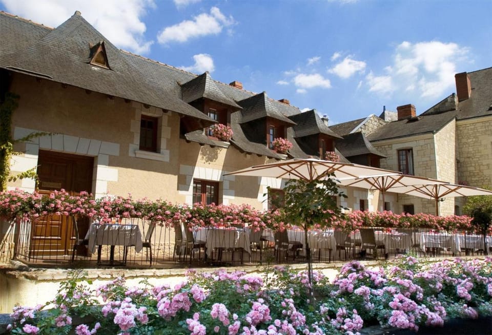 Hotel La Croix Blanche Fontevraud Hotel in Pays de la Loire