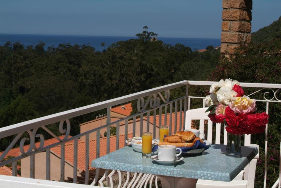 Capo D'Orto Hotel in Ota