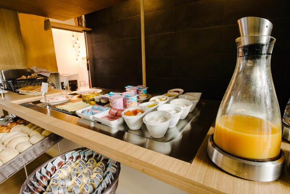 Atypik Hotel Hotel in Clichy