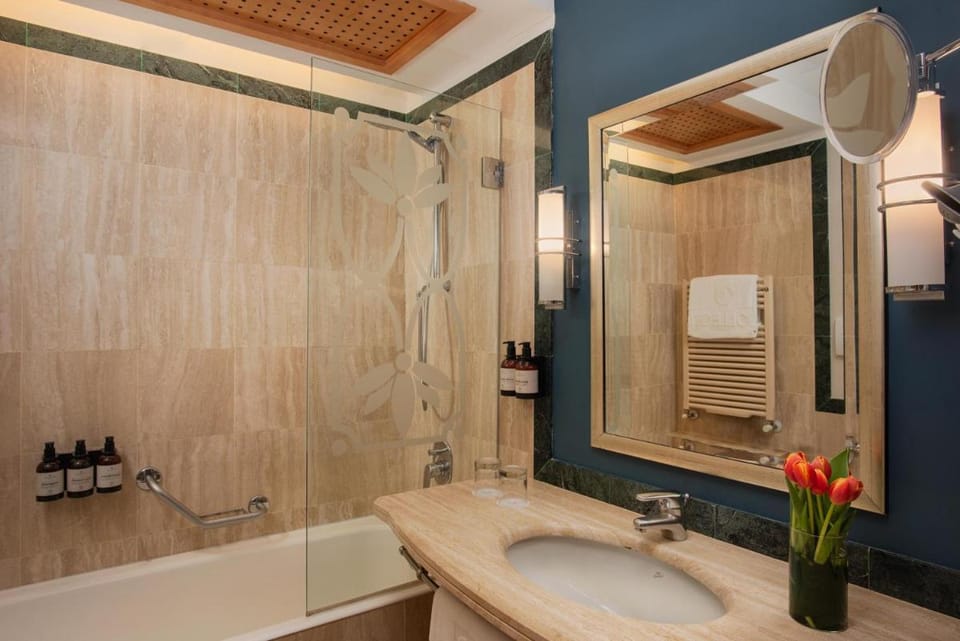 NH Collection Genova Marina Hotel in Genoa
