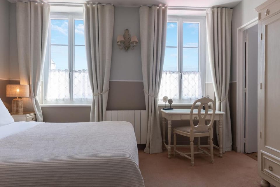 Hôtel Traiteur Les Ormes, The Originals Relais Hotel in Barneville-Carteret