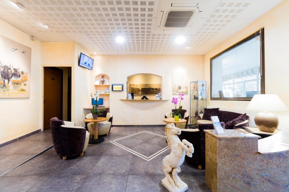 Logis Le Cours Hotel in Arles