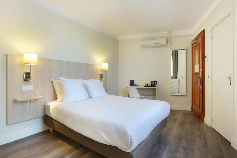 Murat Hotel in Paris