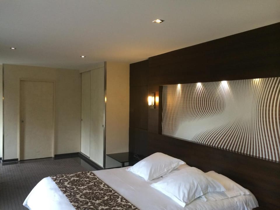 Hôtel Saint Alban Hotel in Saint-Maur-des-Fossés