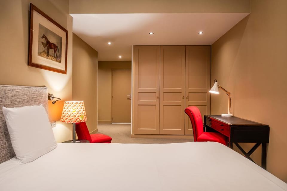 Hostellerie de l'Ã‰cu de Bretagne Hotel in Centre-Val de Loire