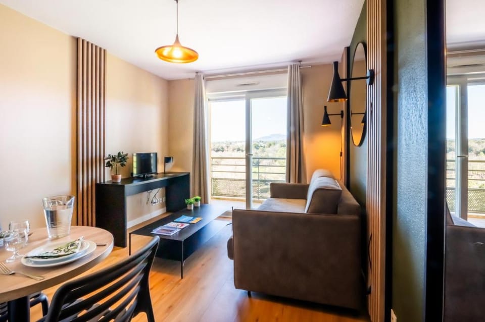Néméa Appart'hotel Green side Biot Sophia Antipolis Apartment hotel in Villeneuve-Loubet