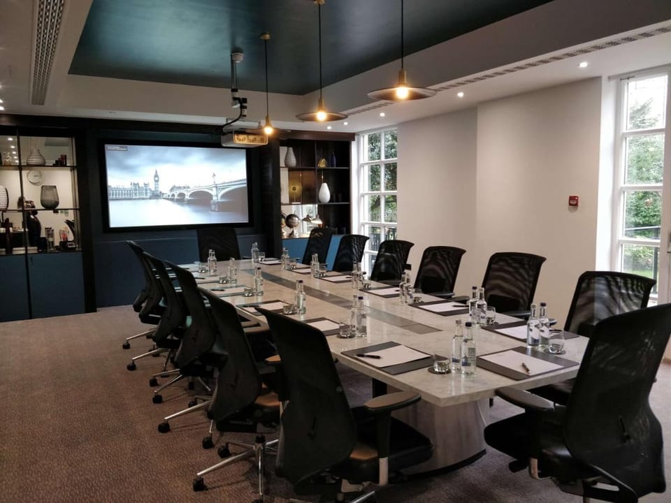DoubleTree by Hilton London Kensington Hotel in City of Westminster