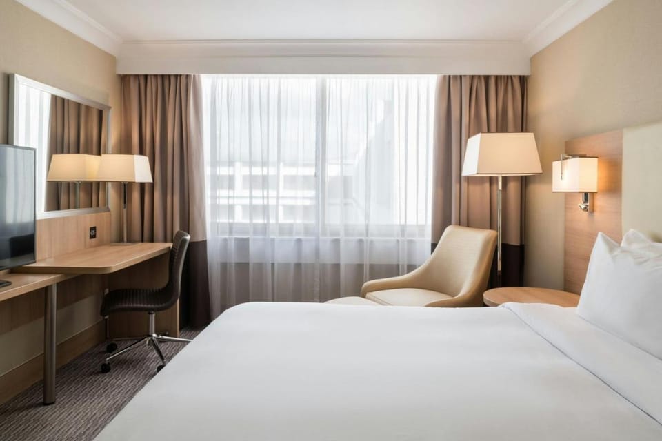Renaissance by Marriott London Heathrow Hotel Hotel in London Borough of Hounslow