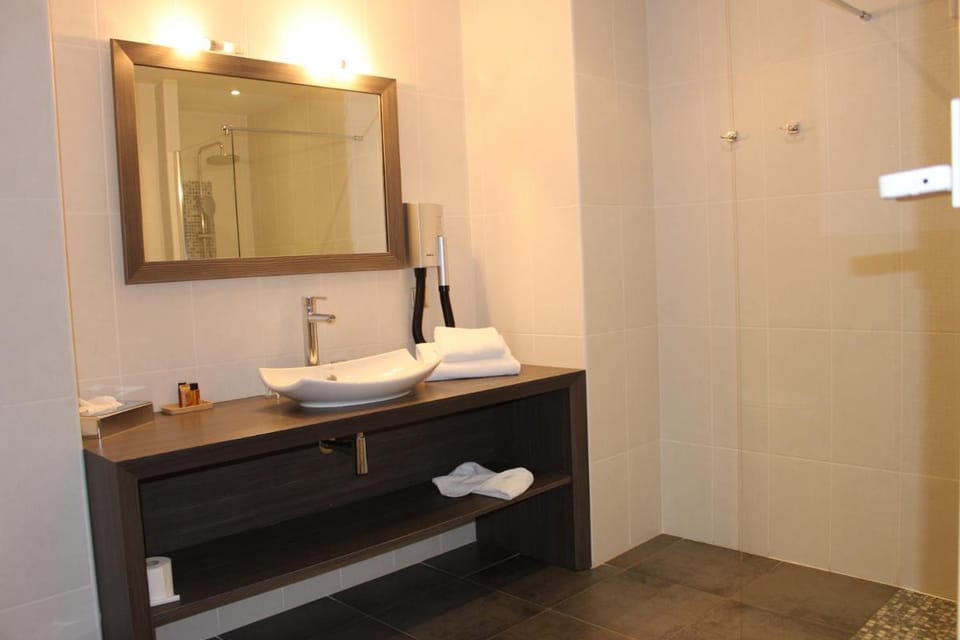 Le Konine - Hotel & Bar & Restaurant Hotel in Bourgogne-Franche-Comté