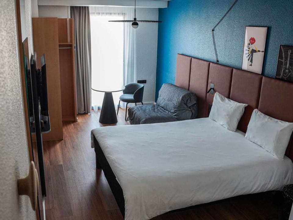 ibis Bayeux Port En Bessin Hotel in Normandy