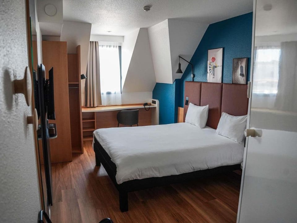 ibis Bayeux Port En Bessin Hotel in Normandy