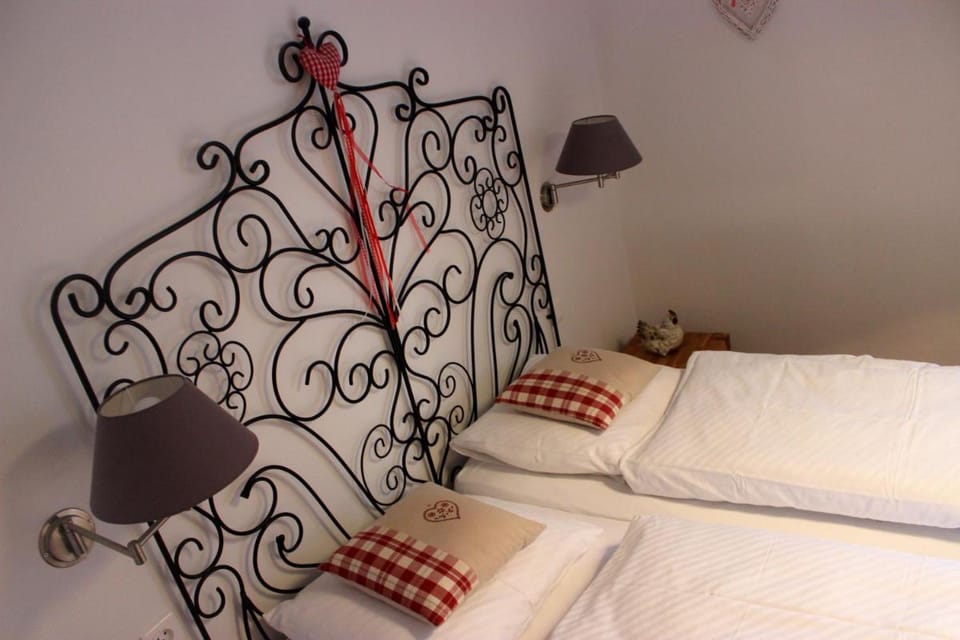 A la Maison Rouge Hotel & Restaurant Hotel in Grand Est