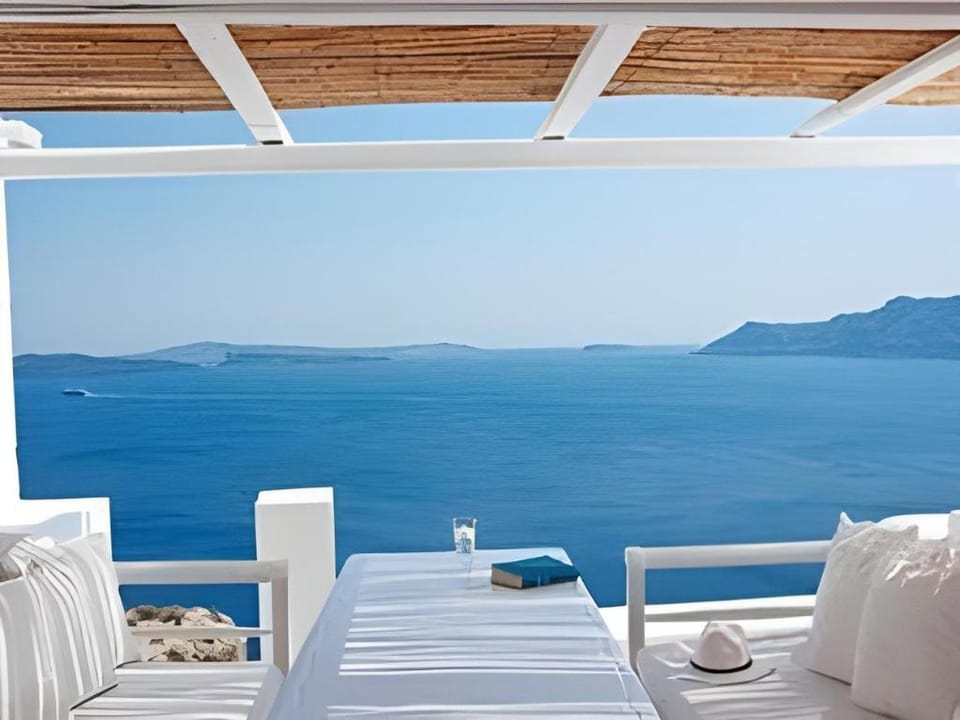 Villaki Oia Hotel in Oia