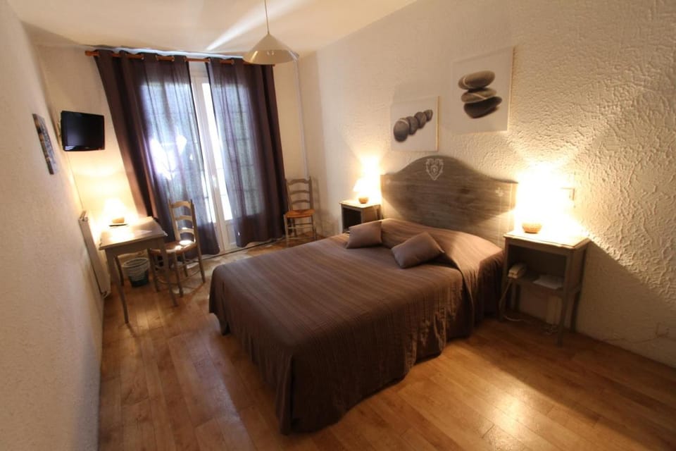 Logis Hôtel Castel Mouisson Hotel in Avignon