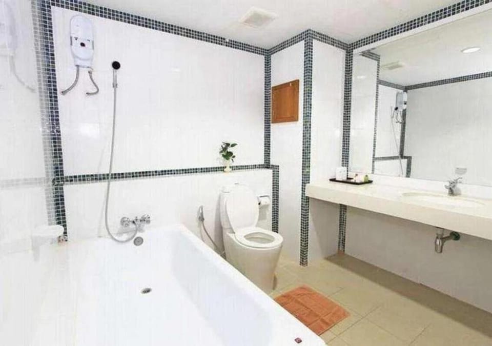 Convenient Grand Plus Hotel Suvarnabhumi Hotel in Bangkok