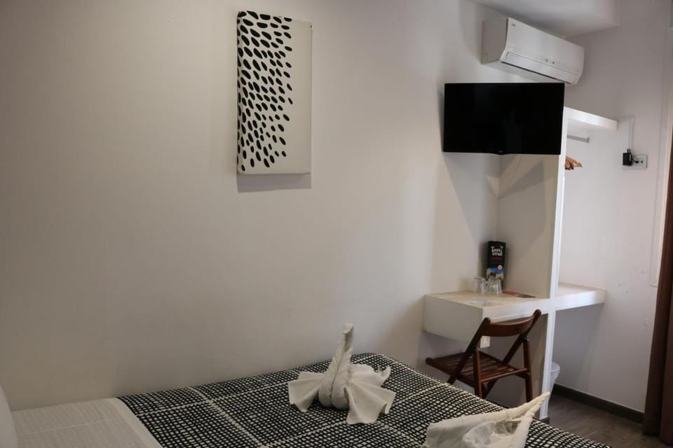 Hostal Abril Madrid Bed and Breakfast in Centro