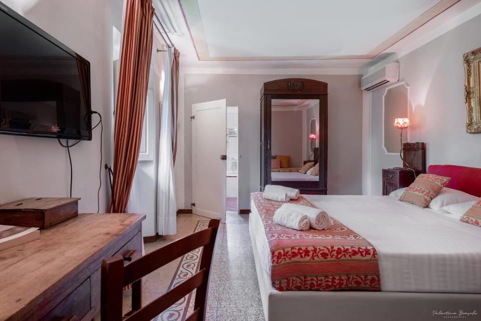 Villa Ape Rosa Relais Bed and Breakfast in Florence
