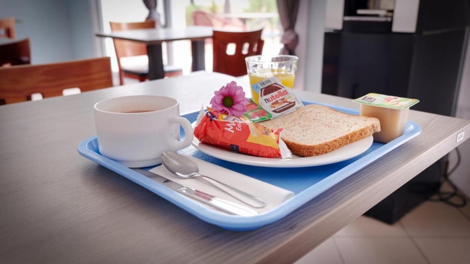 Kyriad Direct Perpignan Nord - Aéroport Hotel in Catalonia