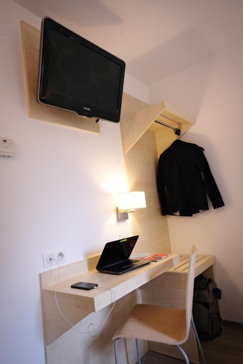 Kyriad Direct Perpignan Nord - Aéroport Hotel in Catalonia