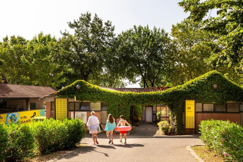 hu I Pini village Campground/ 
RV Resort in Lazio