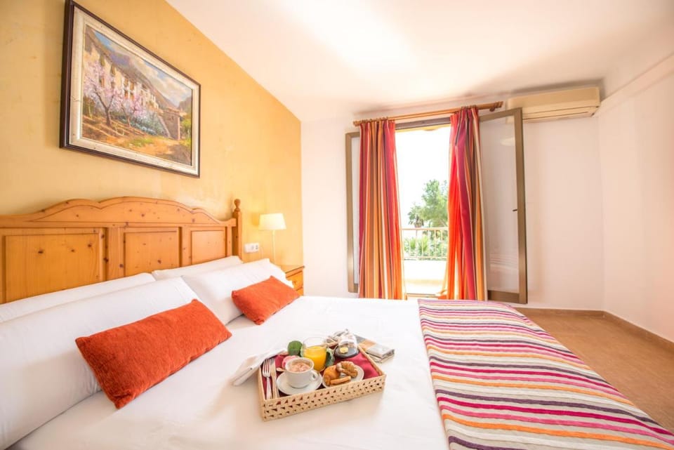 Aparthotel Ona Aucanada Apartment hotel in Raiguer