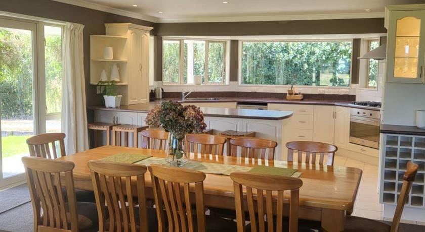 Misty Peaks Boutique Accommodation Hotel in West Coast