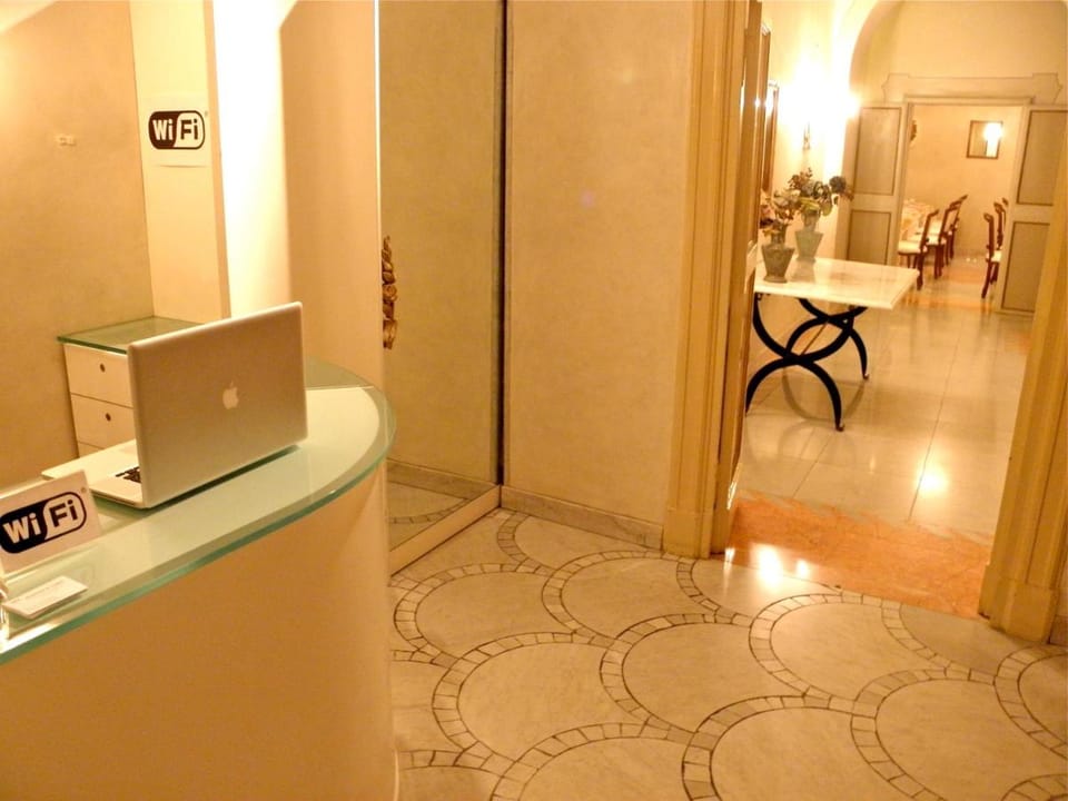 Residenza Al Corso Suites Bed and Breakfast in Rome
