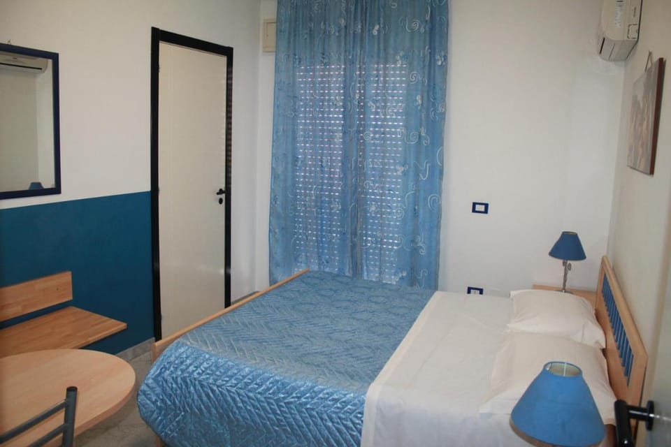 B&B Brezza Marina & Ristorante Shoreline Bed and Breakfast in Pozzallo