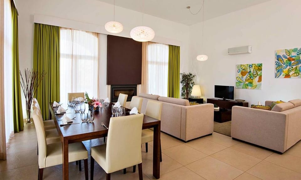 Eden Villas & Apartments Resort in Guia