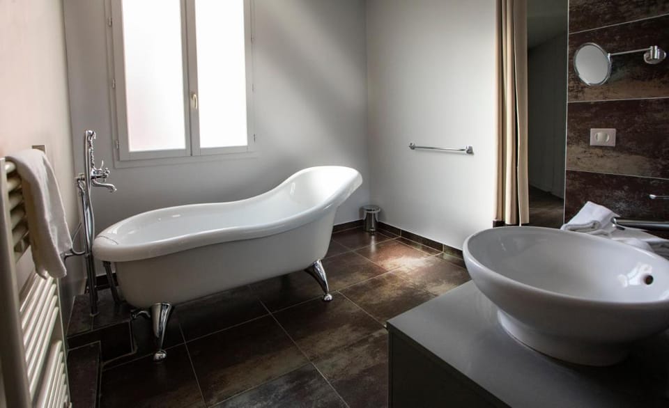 Hôtel De Paris Hotel in Occitanie
