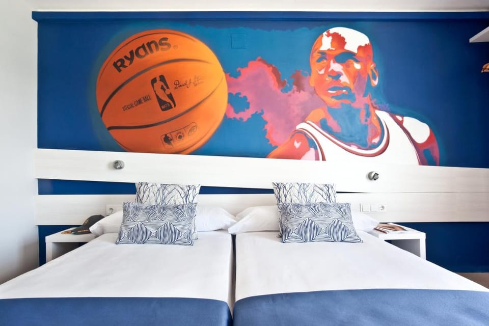 Ryans La Marina Hotel in Ibiza