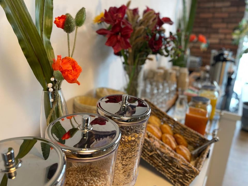 Hotel Frederikspark, 24h Check-in, Free Parking and WiFi Hotel in Hamburg
