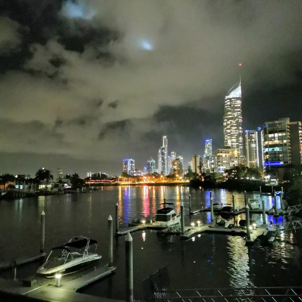 Surfers Hawaiian Holiday Apartments Apartment hotel in Surfers Paradise