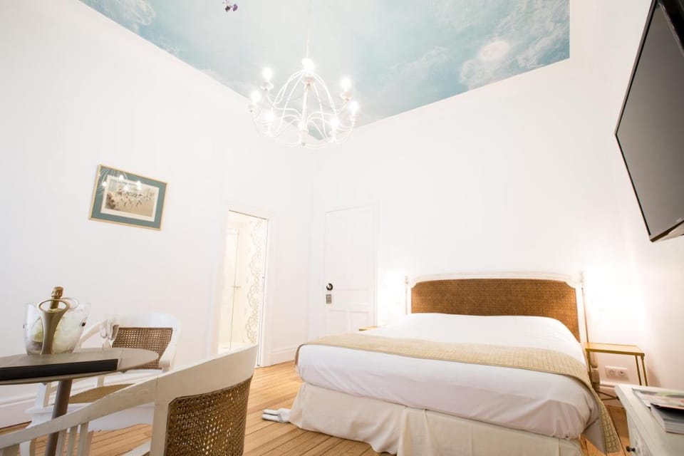 Chateau du Clair de Lune - Boutique Luxury Hotel Hotel in Biarritz