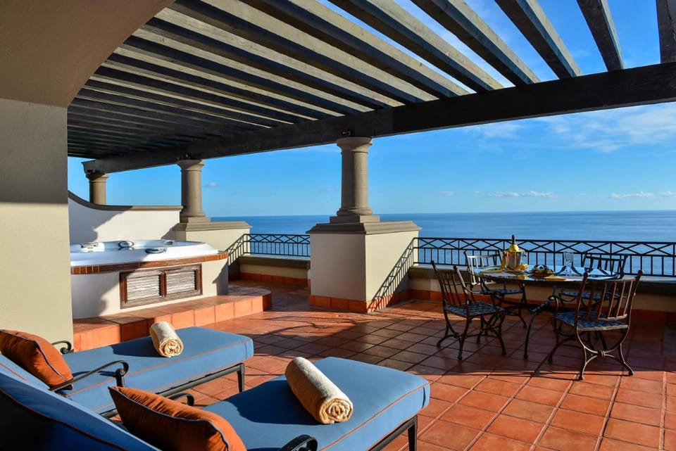 Pueblo Bonito Sunset Beach Resort - All Inclusive Resort in Cabo San Lucas