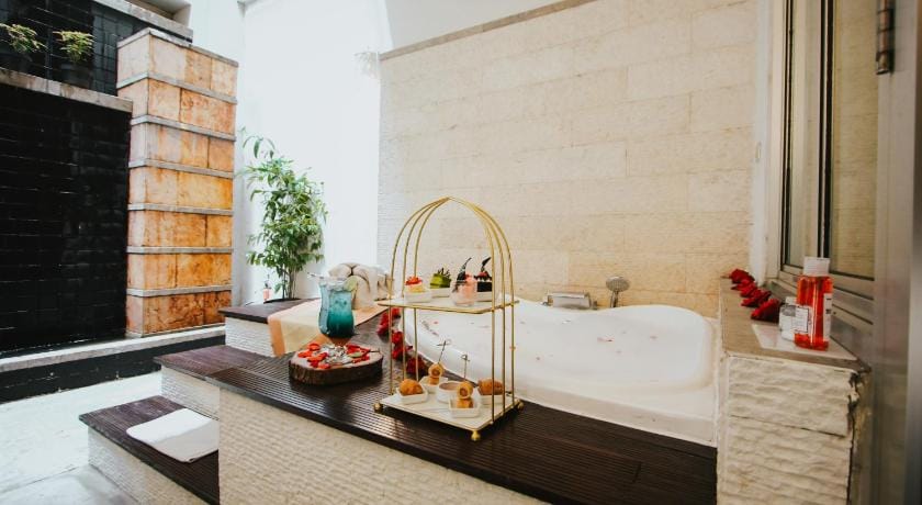 Golden Flower Hotel Hotel in Bandung