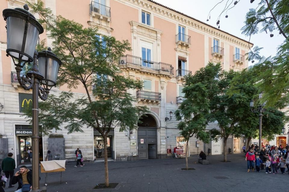 Da Gianni e Lucia Rooms with bathroom in the city center Bed and Breakfast in Catania