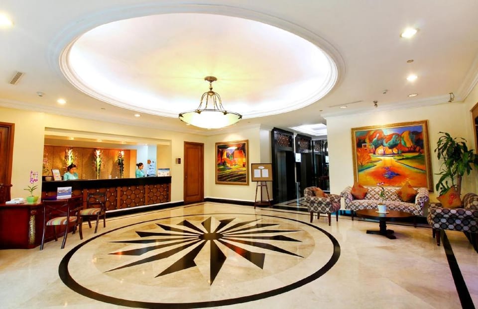 Oxford Suites Makati Hotel in Makati