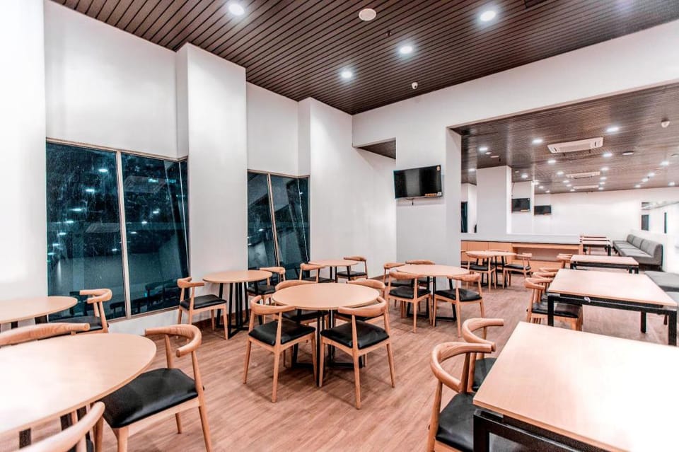 Super OYO Townhouse 1 Hotel Salemba Hotel in Jakarta